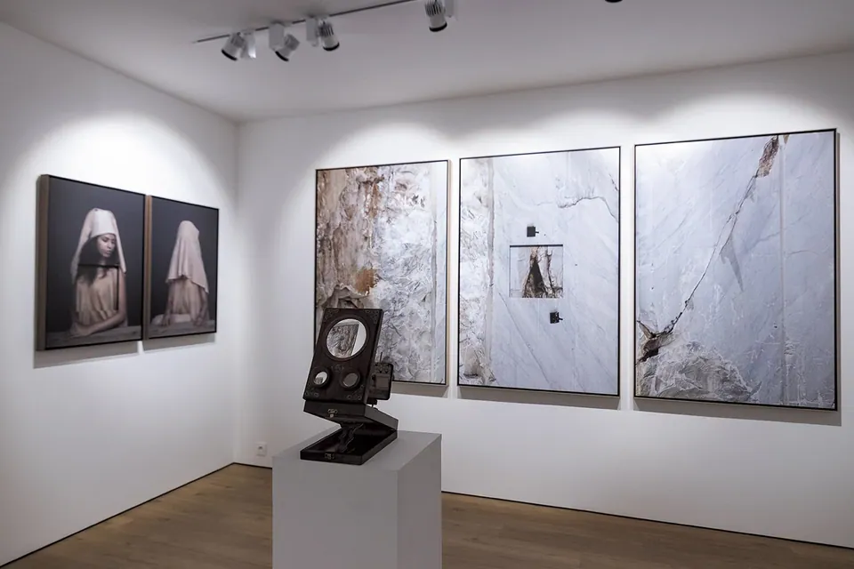 Installation view, Memento