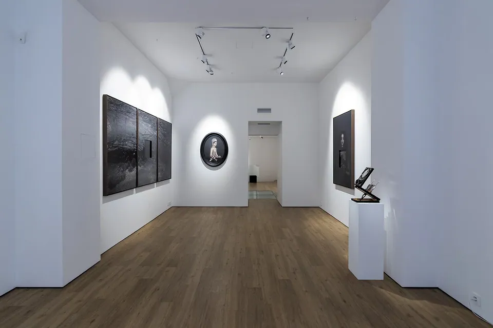 Installation view, Memento
